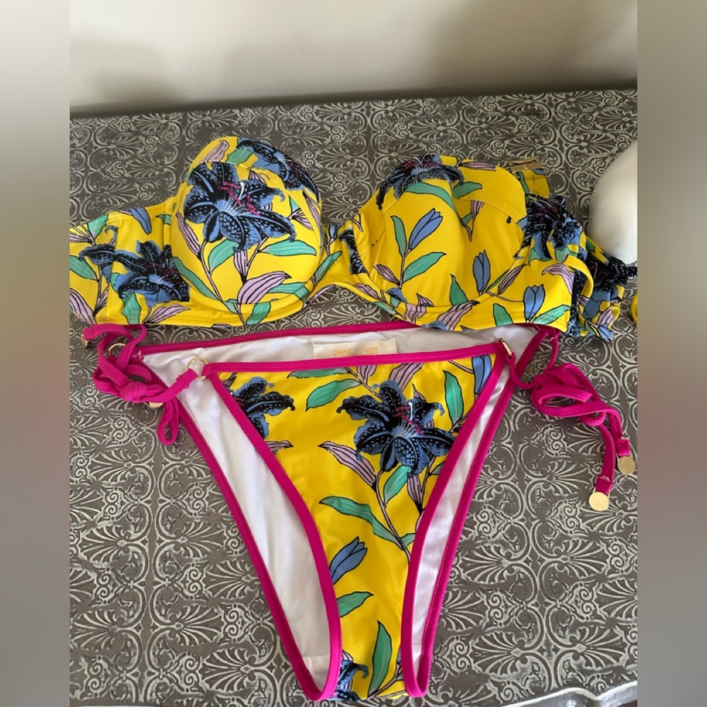 Swimming top & bottom Diane Von Furstenberg size S/M